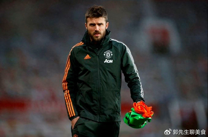 幸运28-卡里克稳了！曼联全队盼他转正，老资历球员集体公开支持|托马斯-卡里克|哈里-马奎尔|阿莫林|卢克肖|更衣室_新浪体育_新浪新闻